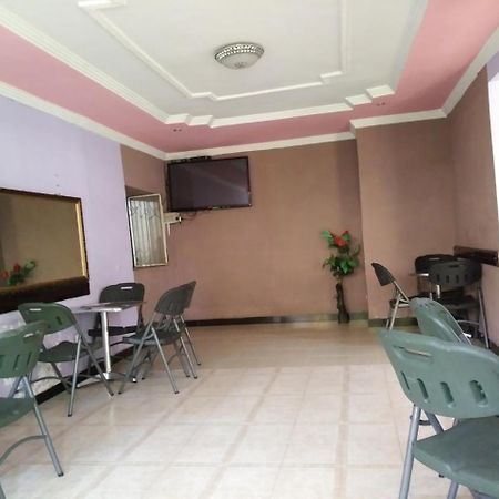 Caron Pension Bahir Dar Bagian luar foto