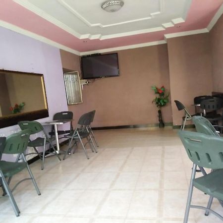 Caron Pension Bahir Dar Bagian luar foto
