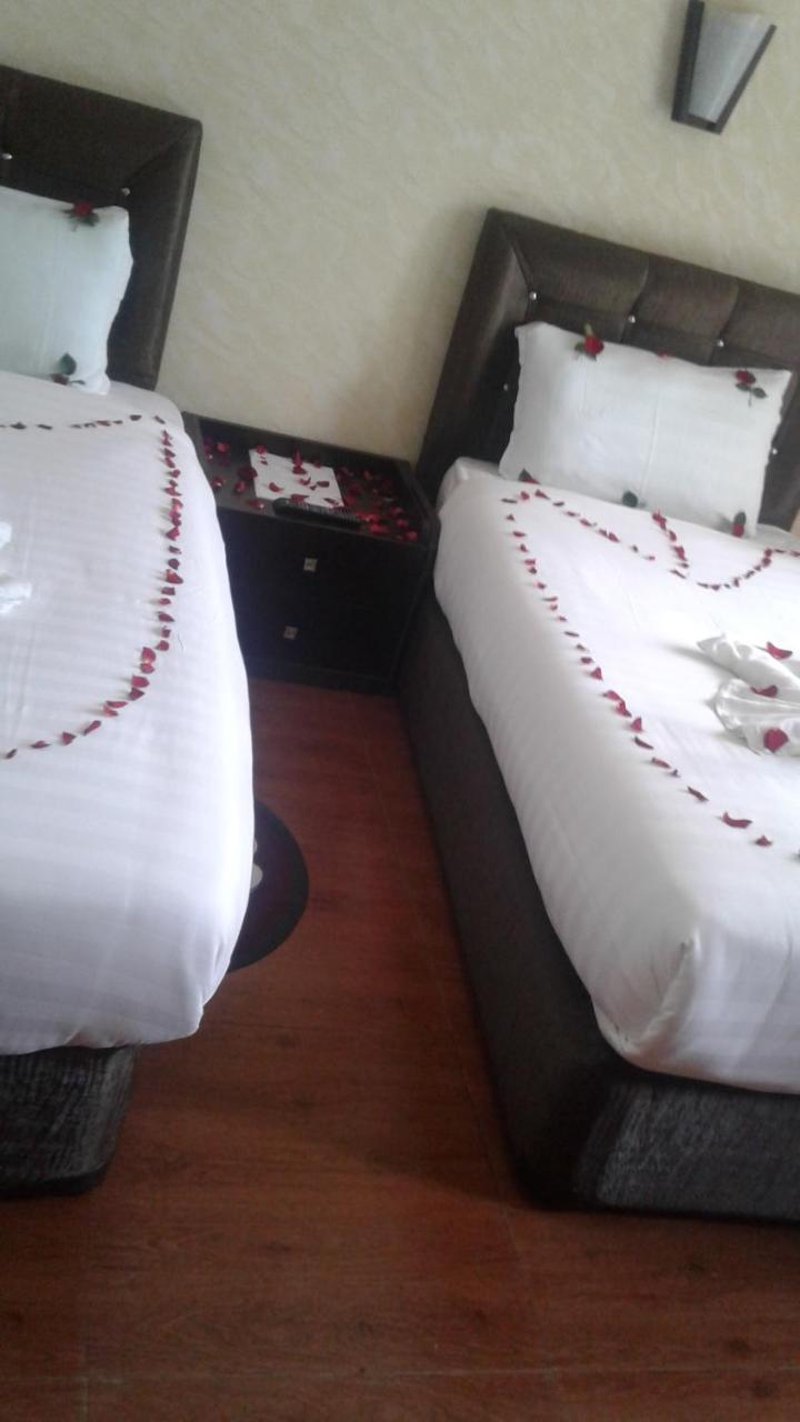 Caron Pension Bahir Dar Bagian luar foto