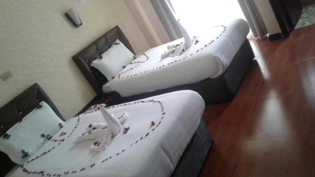 Caron Pension Bahir Dar Bagian luar foto