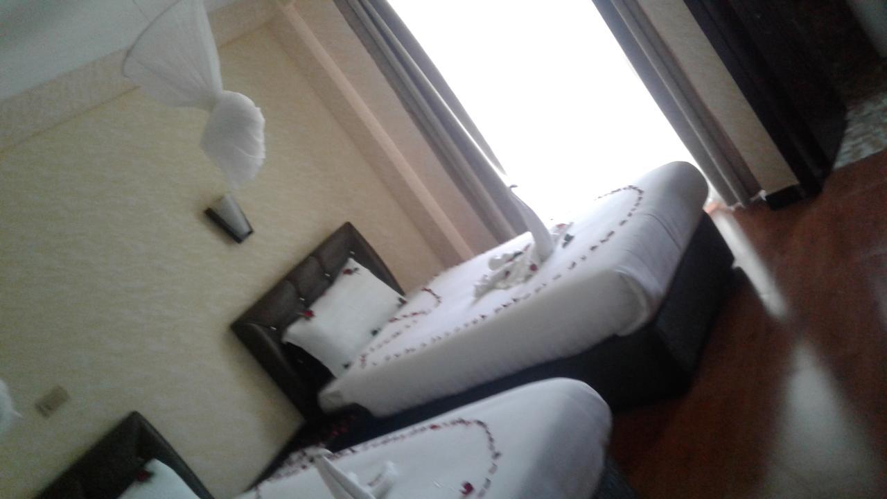 Caron Pension Bahir Dar Bagian luar foto