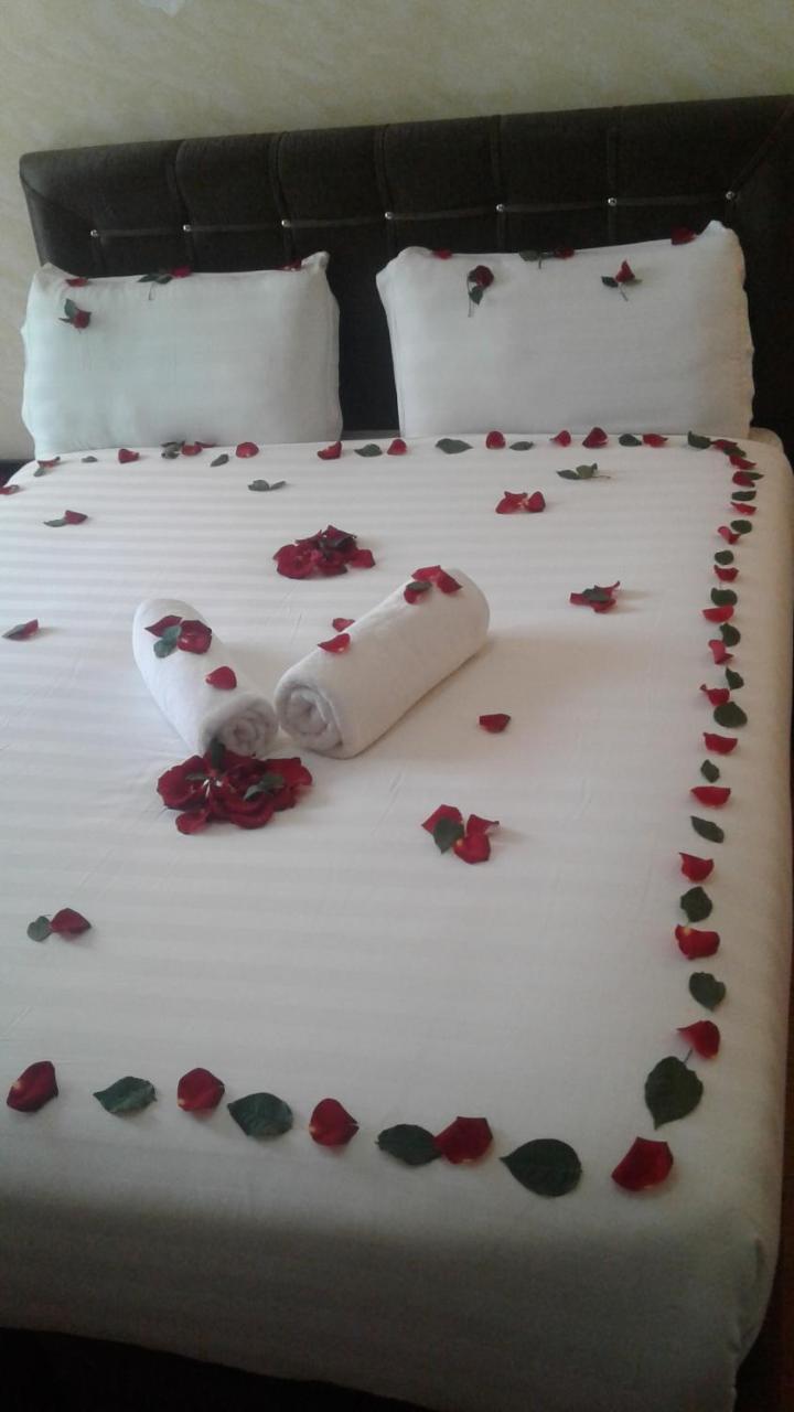 Caron Pension Bahir Dar Bagian luar foto